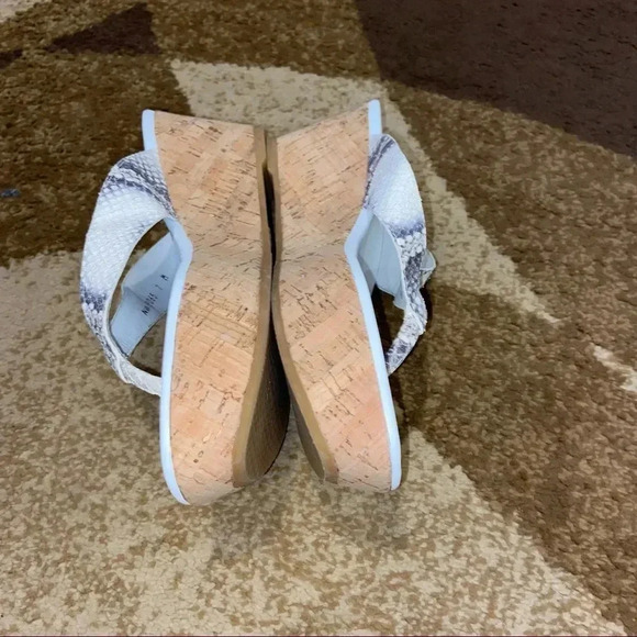 STUART WEITZMAN WEDGE SANDALS - Picture 3 of 5